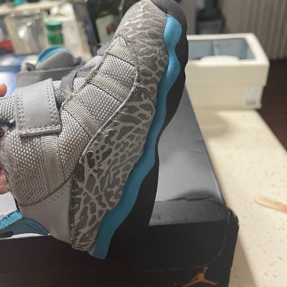 Jordan shoes for kids - Picture 7 of 8